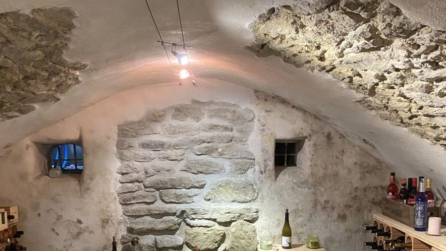 IZONIL Abdichtung , ein Gewölbekeller der bis 90 % Feuchte Wände hatte. Abdichtung von innen. - WAiSCH